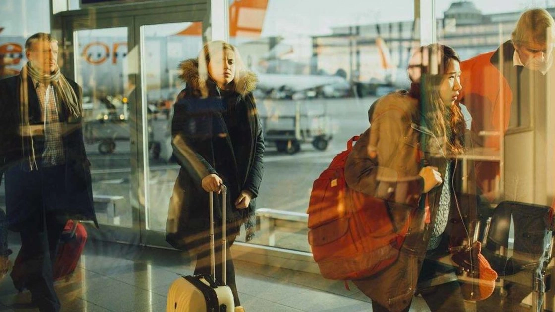 Image of people arriving in Shannon Airport. Shannon Springs Hotel is located just a quick 5 minutes from Shannon Airport. This airport hotel with parking offers ample car parking space and different options to get to and from the airport, making it one of the best places to stay in County Clare, Ireland.