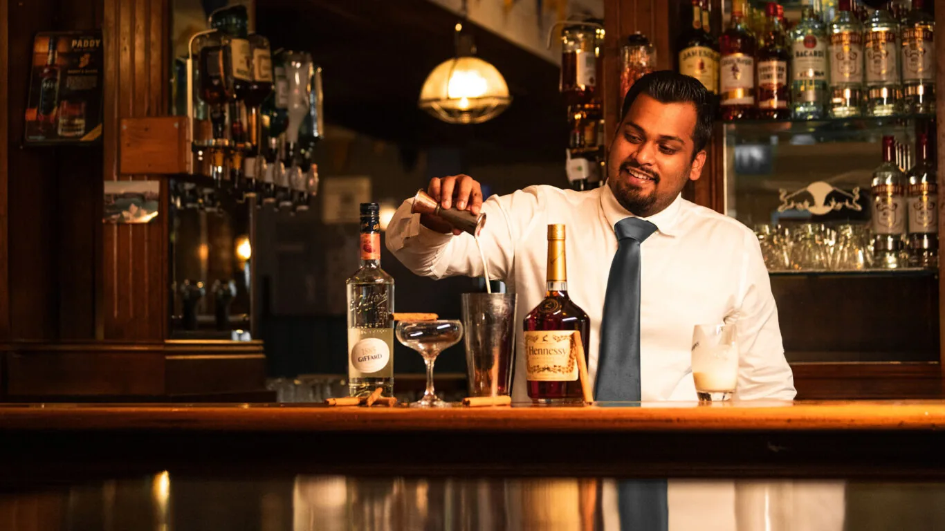 Making-Cocktails-at-SSH